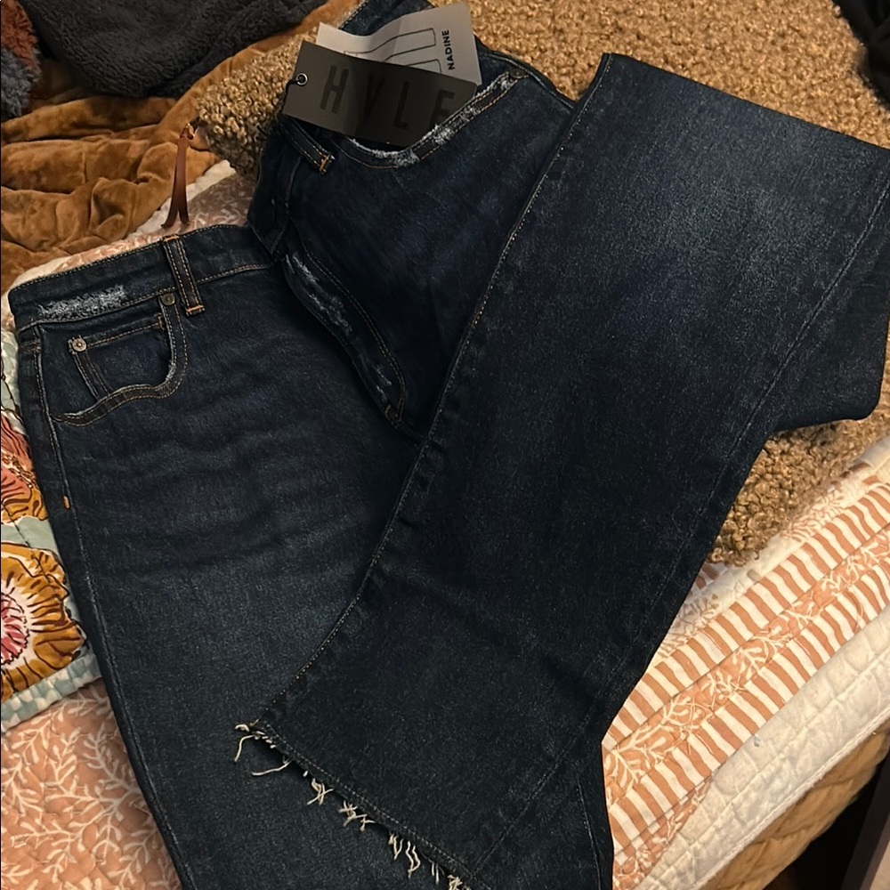 Hale Nadine jeans.. dark denim straight leg
